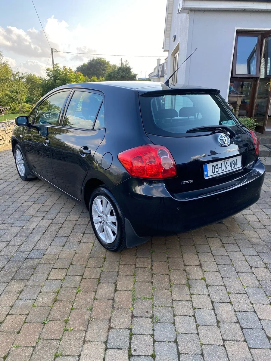 Toyota Auris Automatic - Image 3