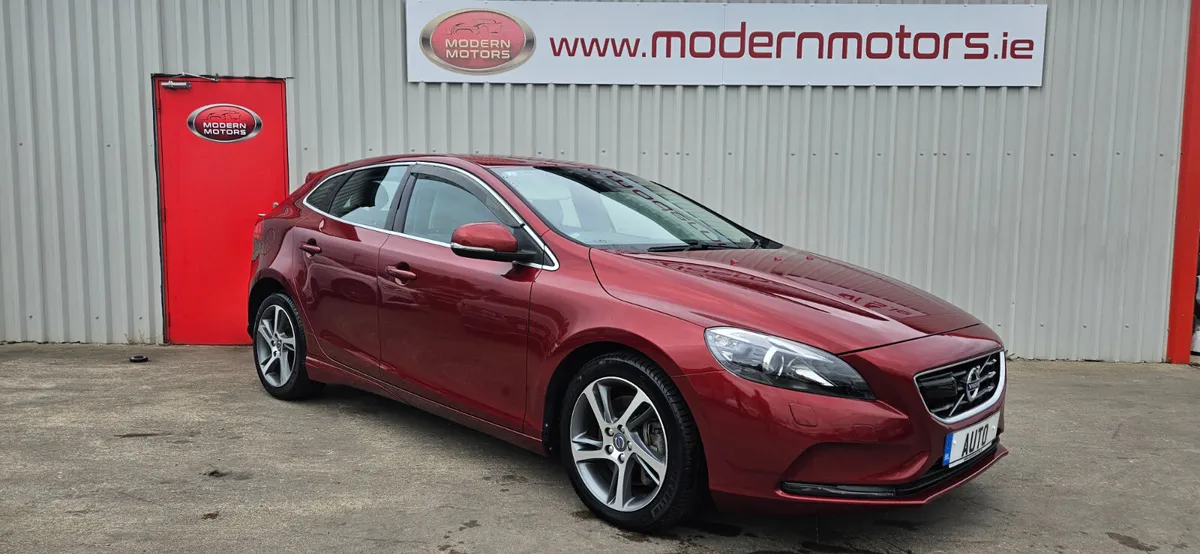 volvo v40 auto 2.0 lux plus 2.0d low kms - Image 1