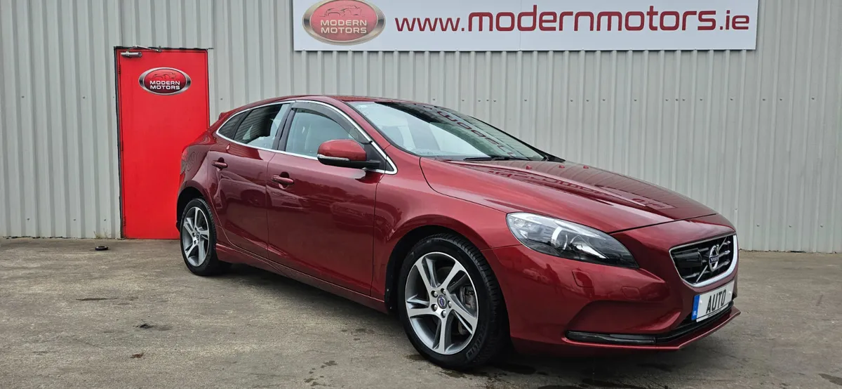volvo v40 auto 2.0 lux plus 2.0d low kms - Image 3