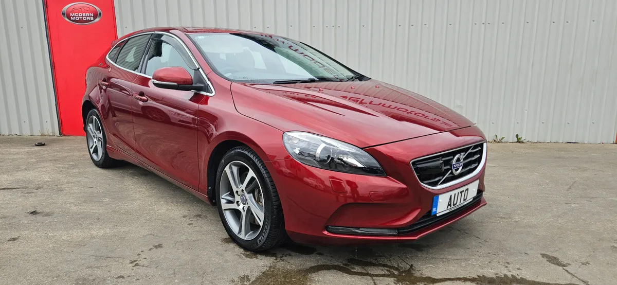 volvo v40 auto 2.0 lux plus 2.0d low kms - Image 4