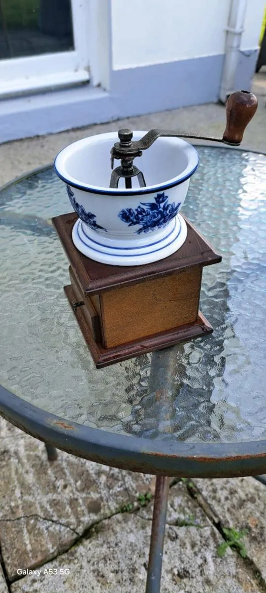Old coffee  grinder - Image 2
