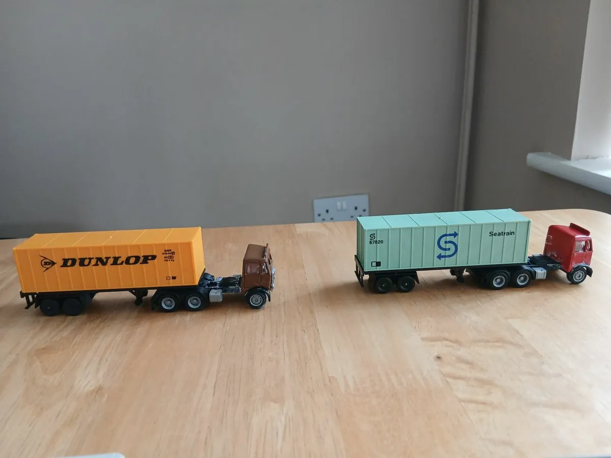 Model trucks - Image 1
