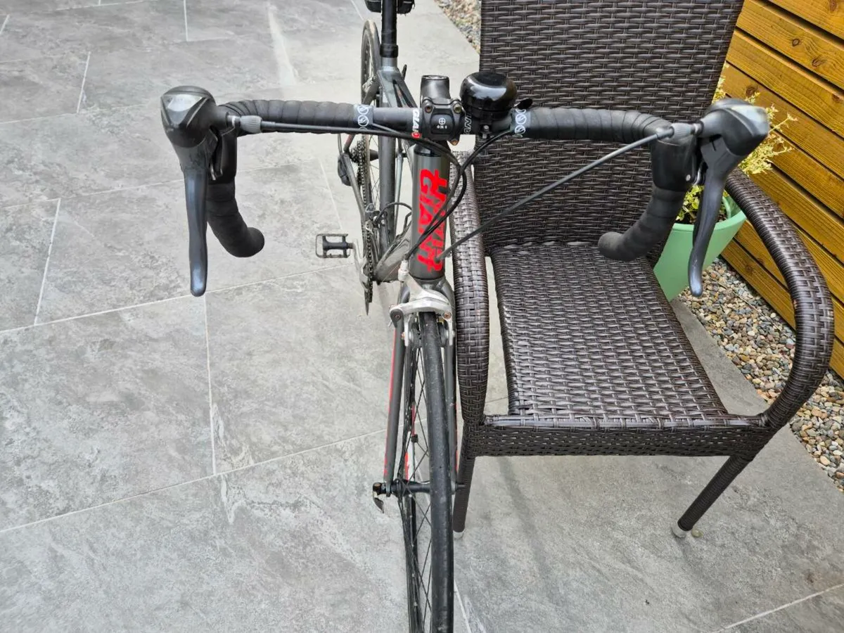 Giant Defy Road Bike - Image 4