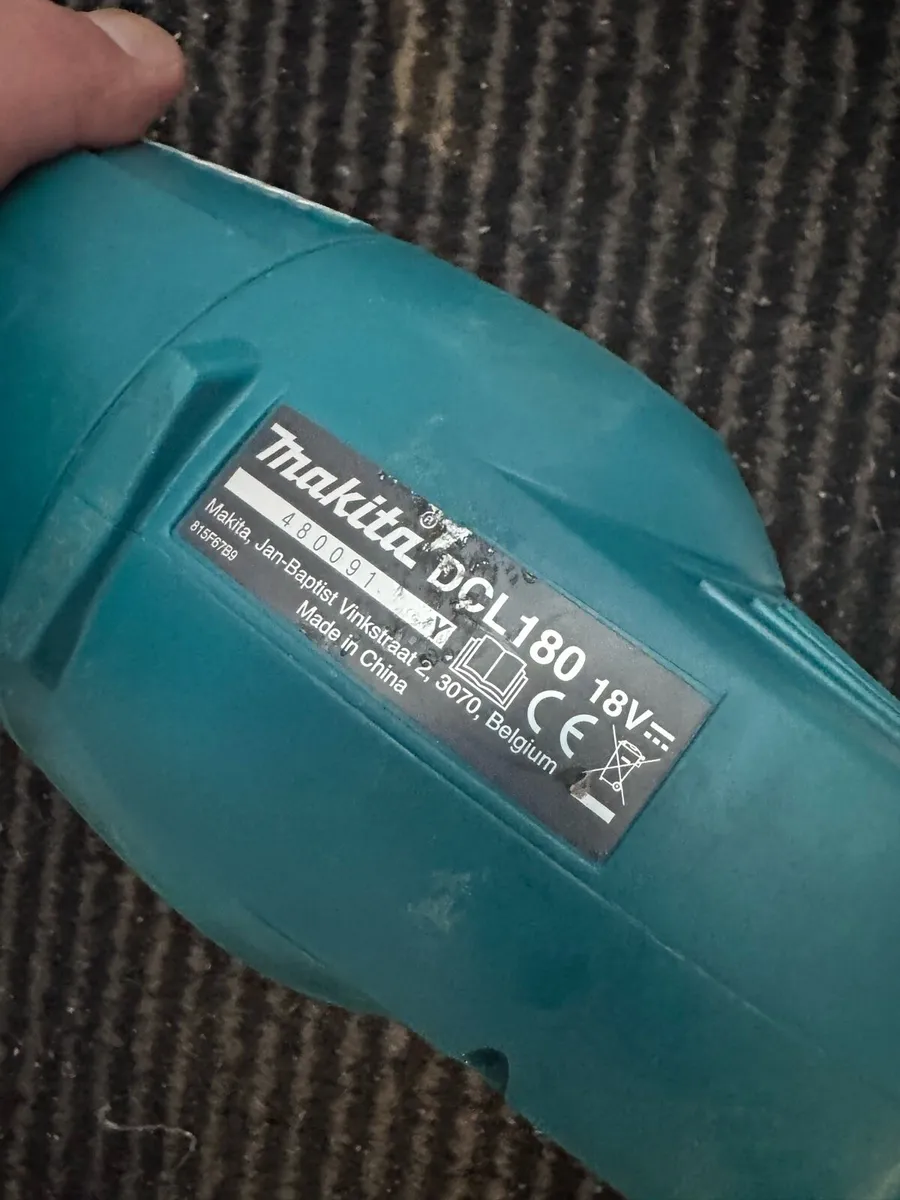 Cordless Hoover Makita - Image 4