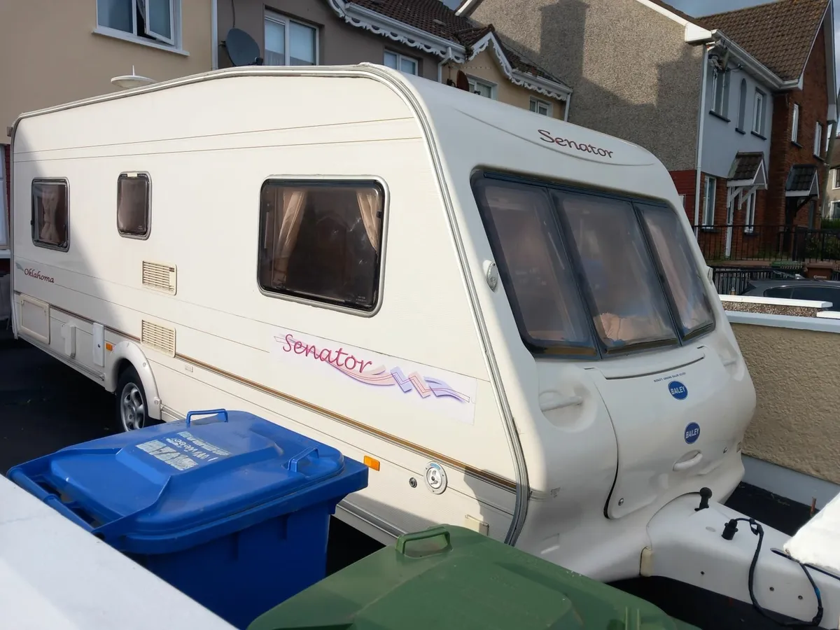 2005 Baliey Senator 4 Berth Caravan Fixed bed - Image 4