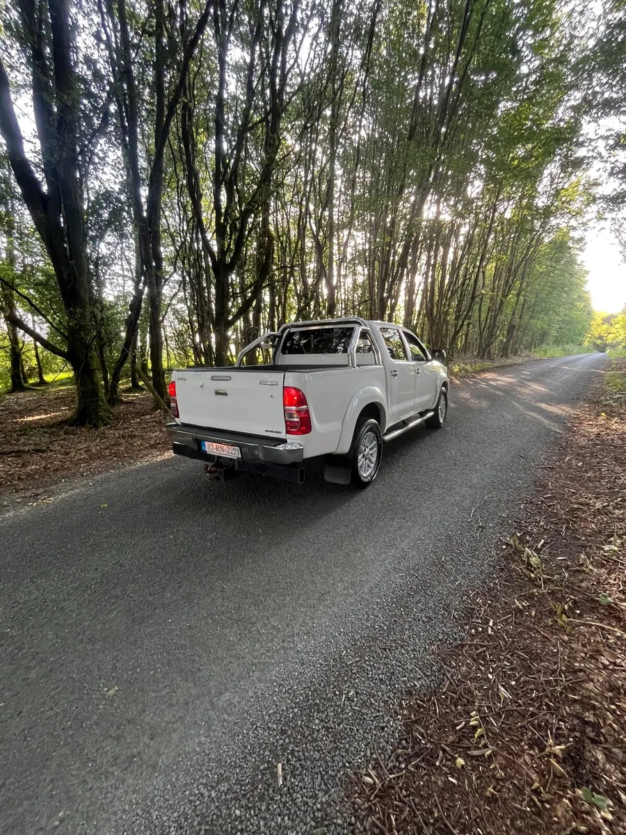 2013 Toyota Hilux Invincible - Image 3