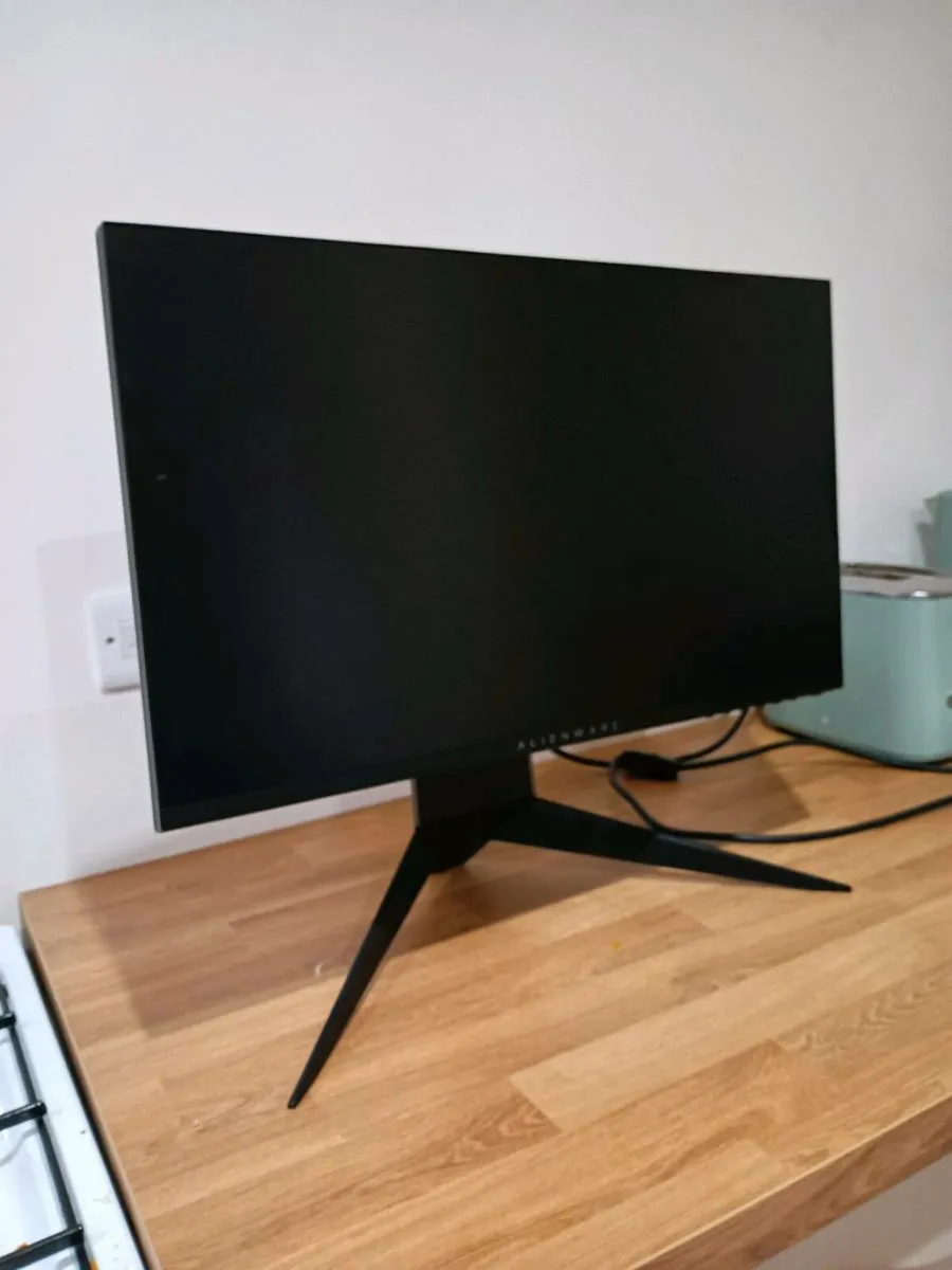 Alienware 24 inch 240 Hz 1ms - Image 1