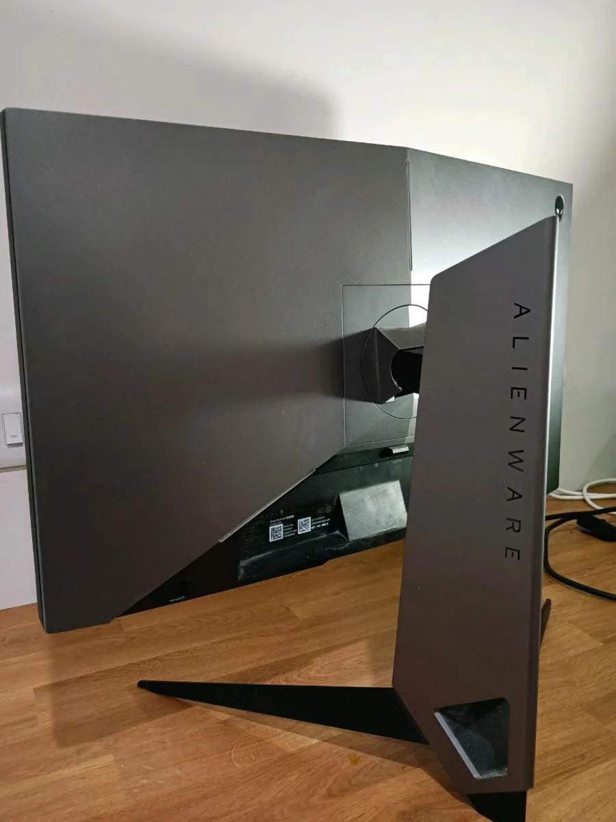 Alienware 24 inch 240 Hz 1ms - Image 2