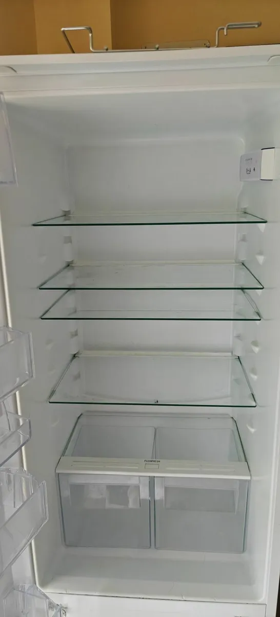 Integrated fridge freezer Electrolux 70/30 - Image 4