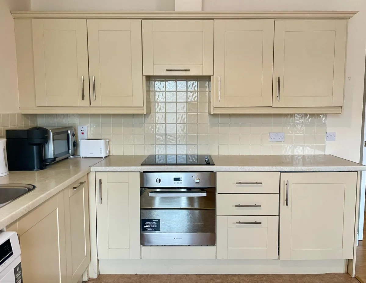 Solid Beige Kitchen – €400 – Must Go! - Image 2