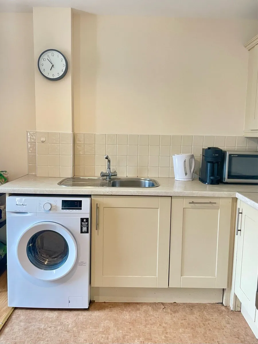 Solid Beige Kitchen – €400 – Must Go! - Image 3