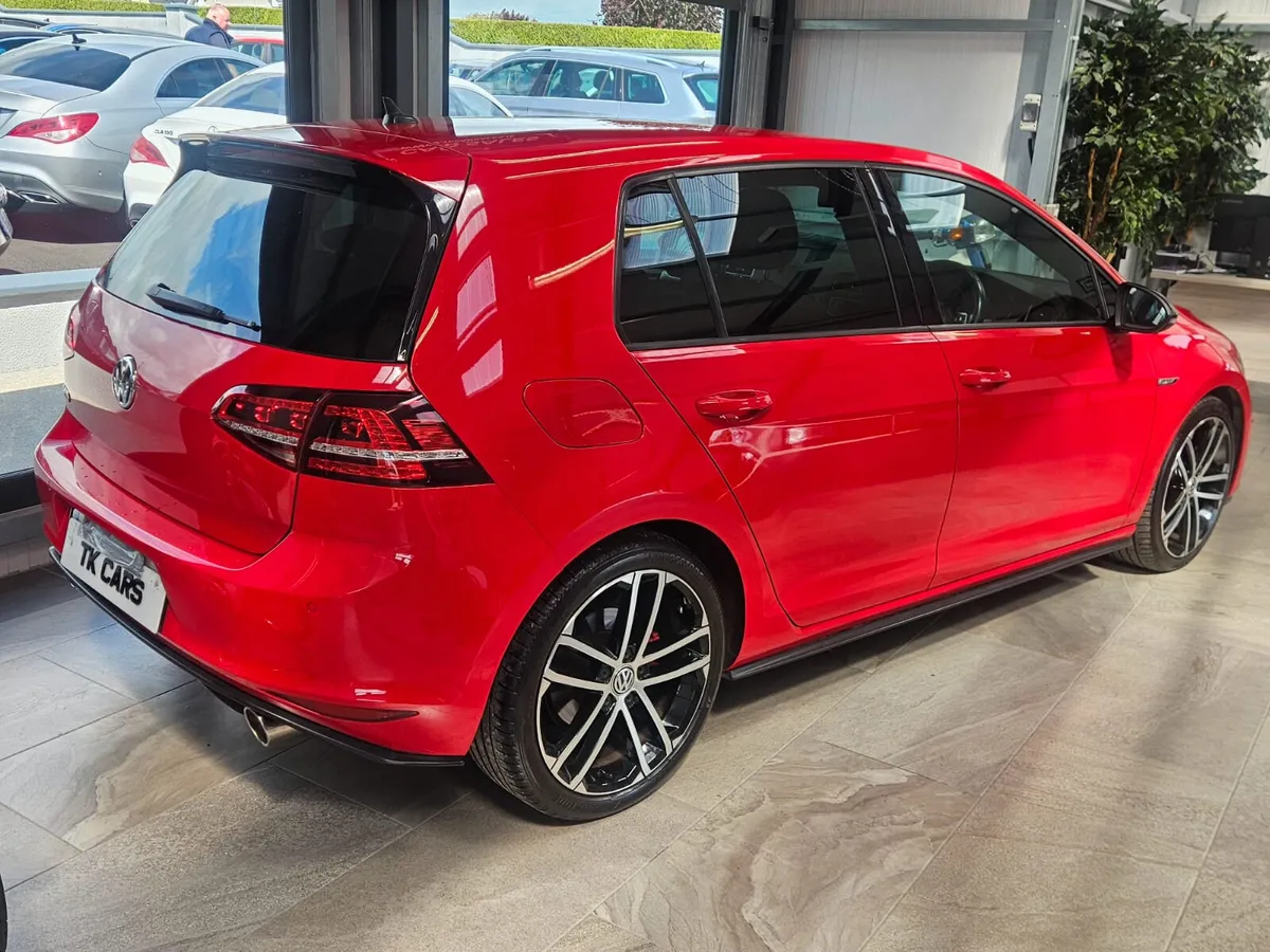16 VOLKSWAGEN GOLF GTD 5 DOOR - Image 3