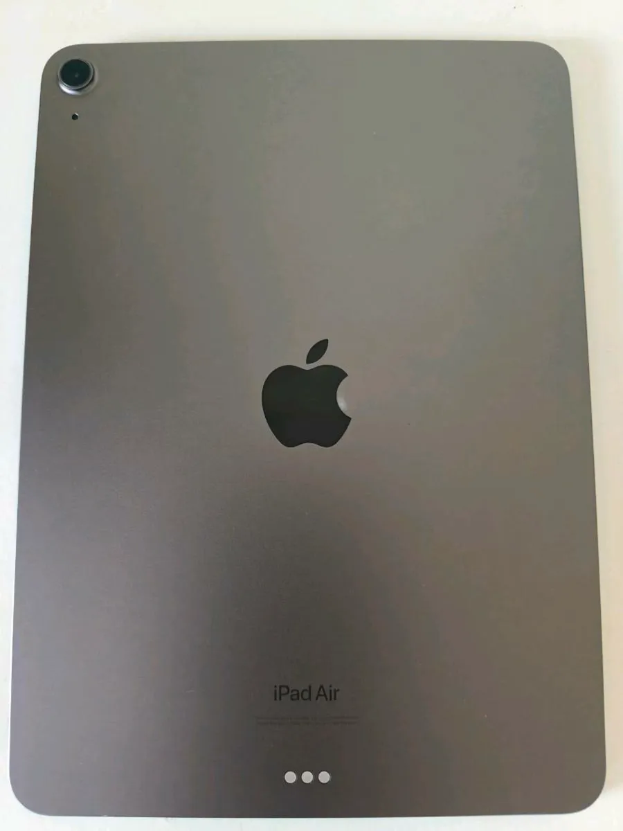iPad Air 5th Gen - Image 2