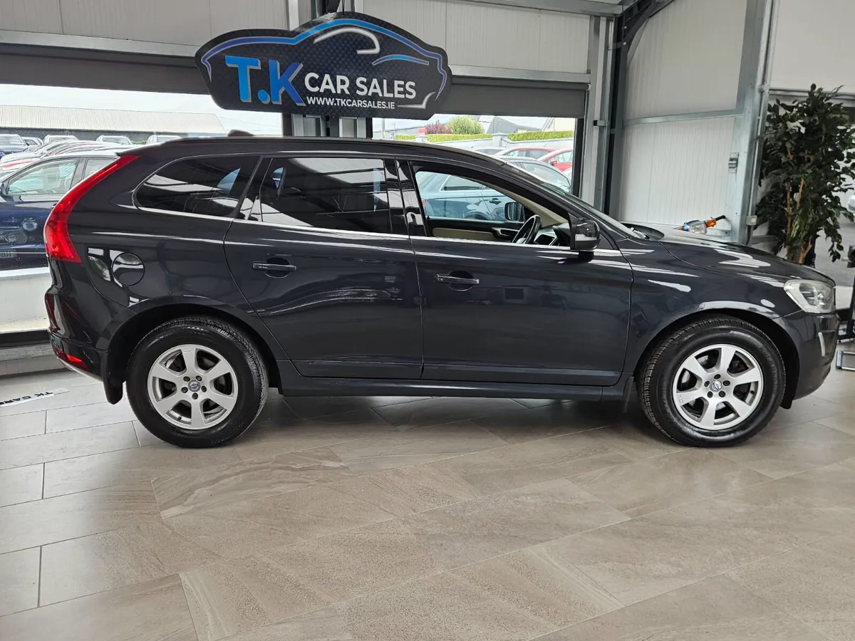 16 VOLVO XC60 D4 SE LUX EDITION - Image 2