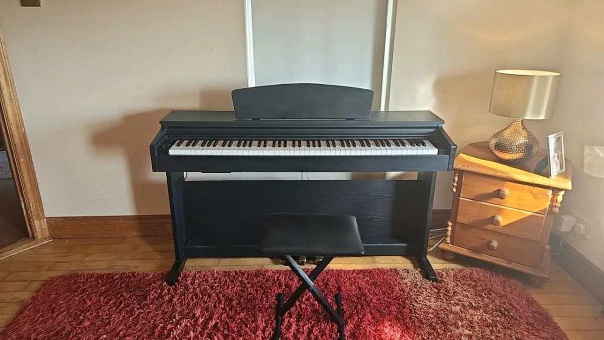 Gear4Music Digital Piano - Image 1