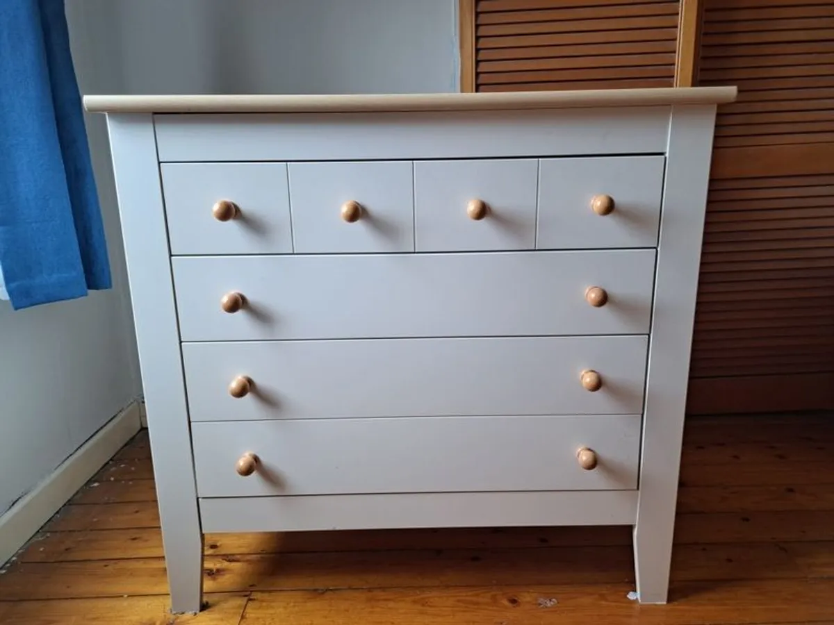 chest of drawers - Image 1