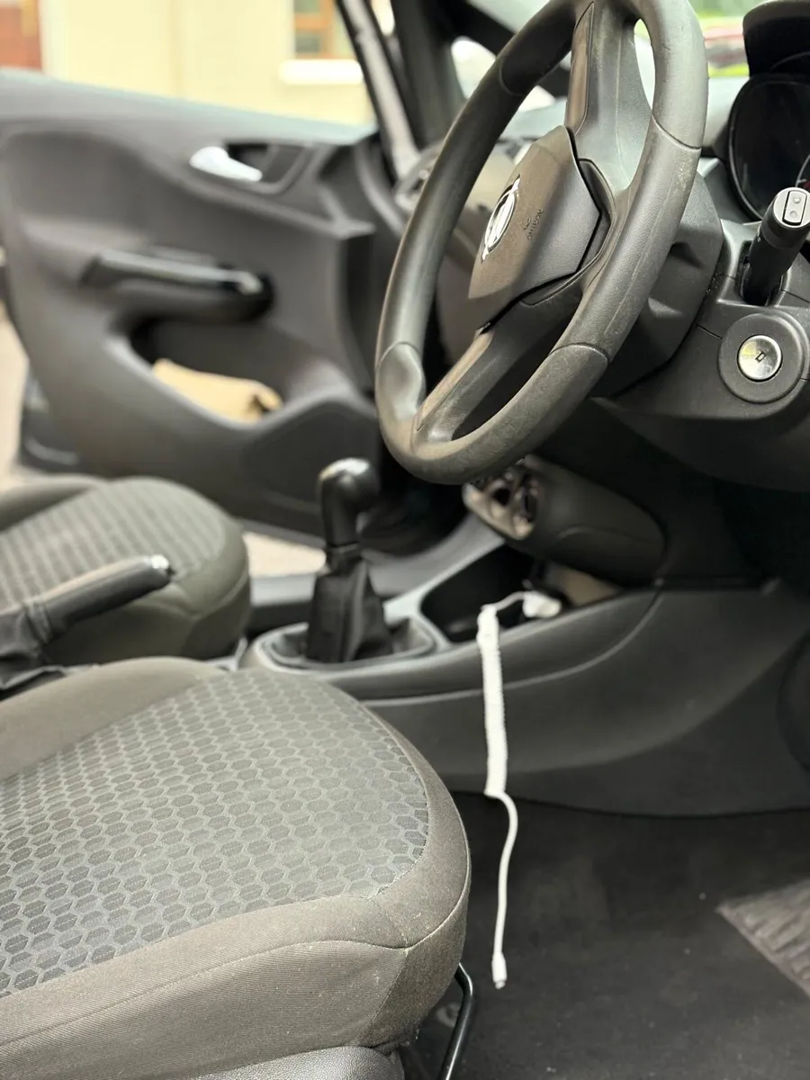 Car - Image 4