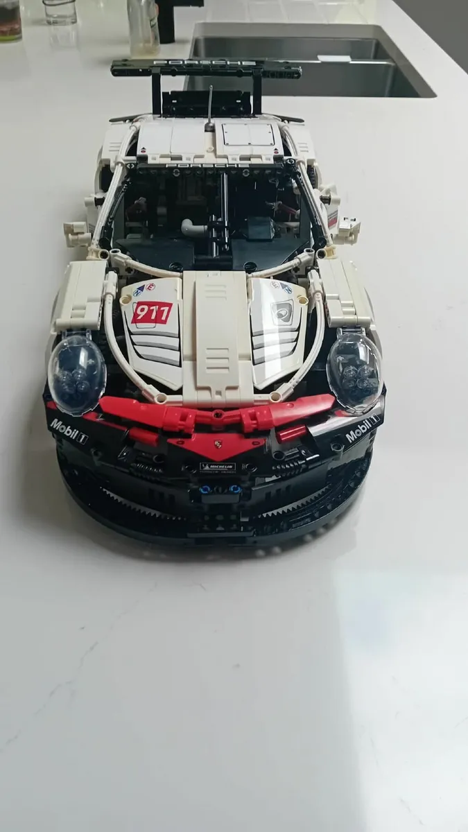 Porsche 911 Lego Technic - Image 1