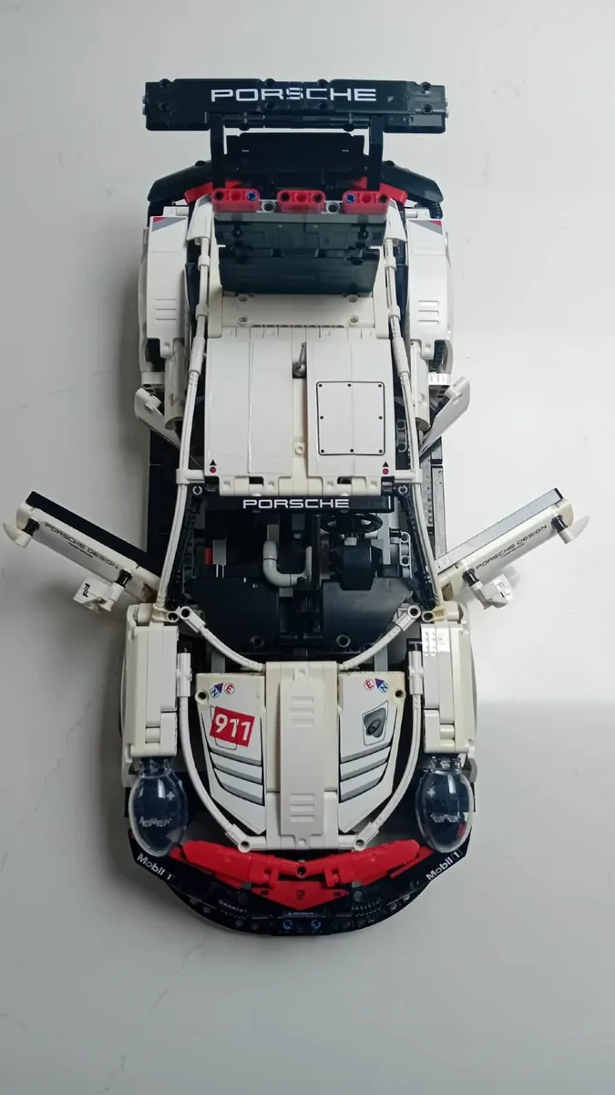 Porsche 911 Lego Technic - Image 2