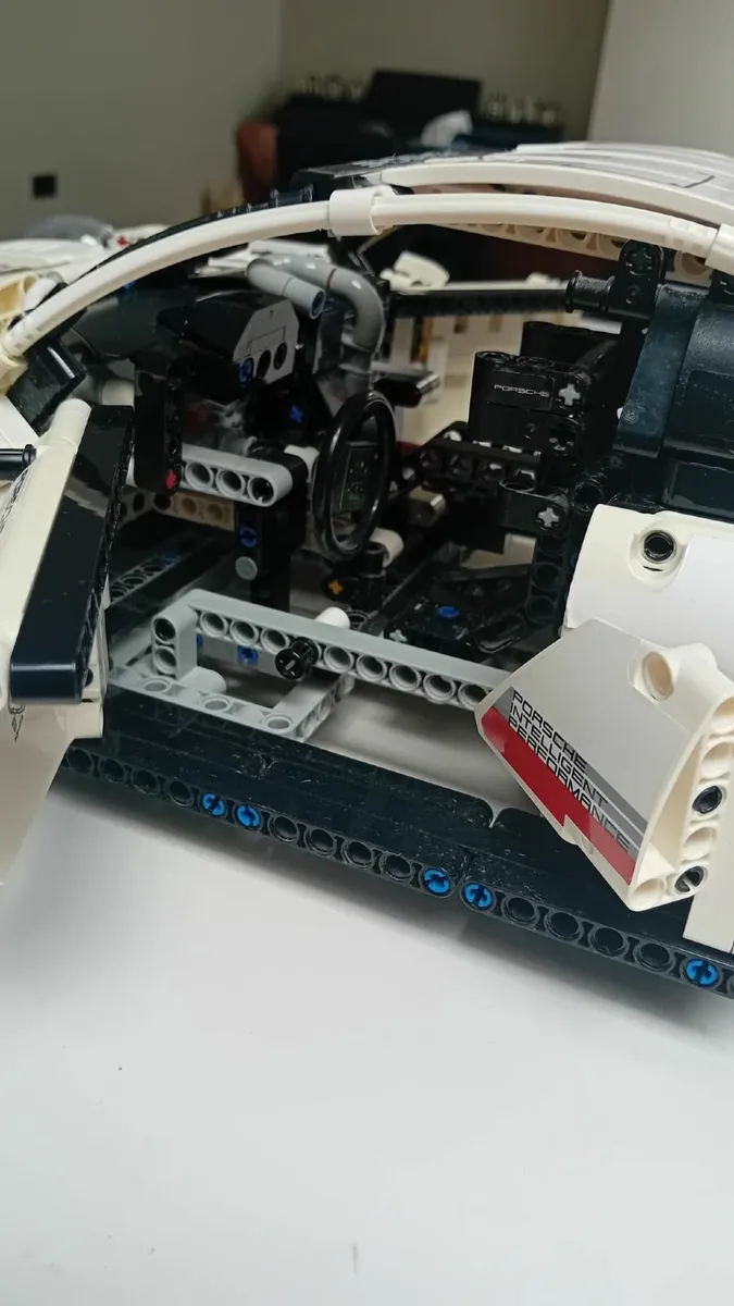 Porsche 911 Lego Technic - Image 3