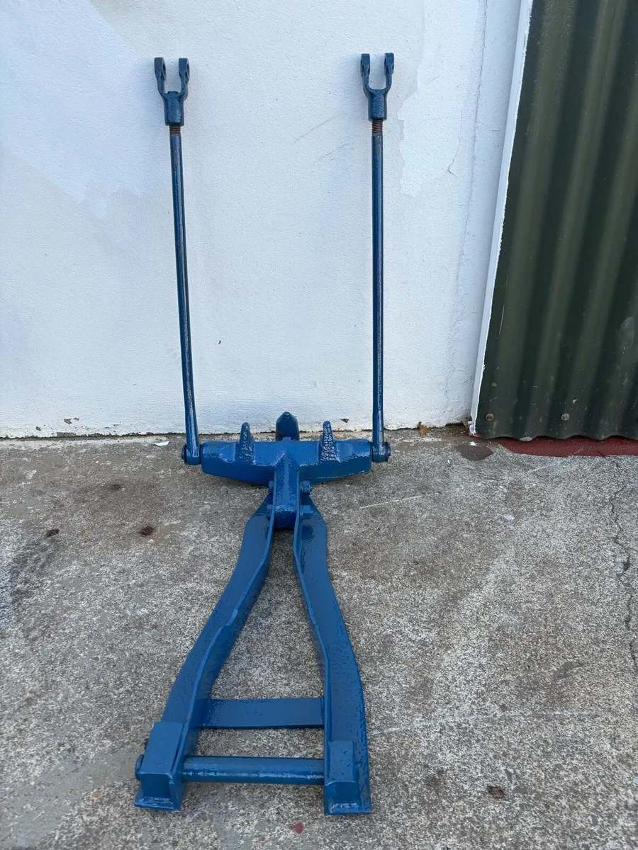Hitch for a ford tractor - Image 1