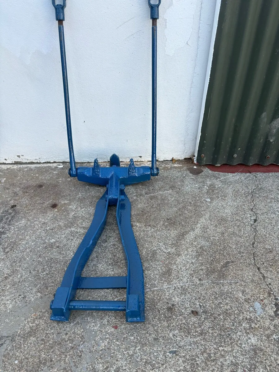 Hitch for a ford tractor - Image 3