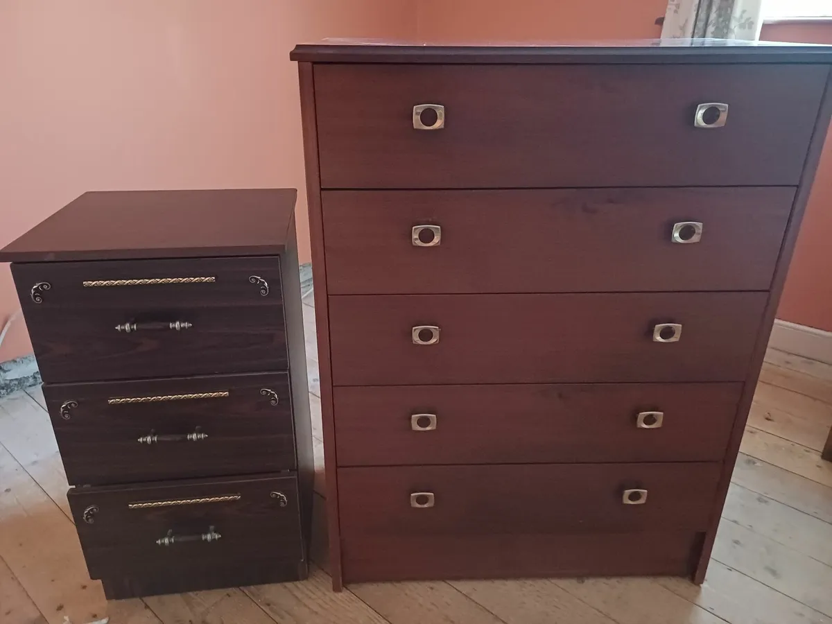 Bedroom furniture - Image 1
