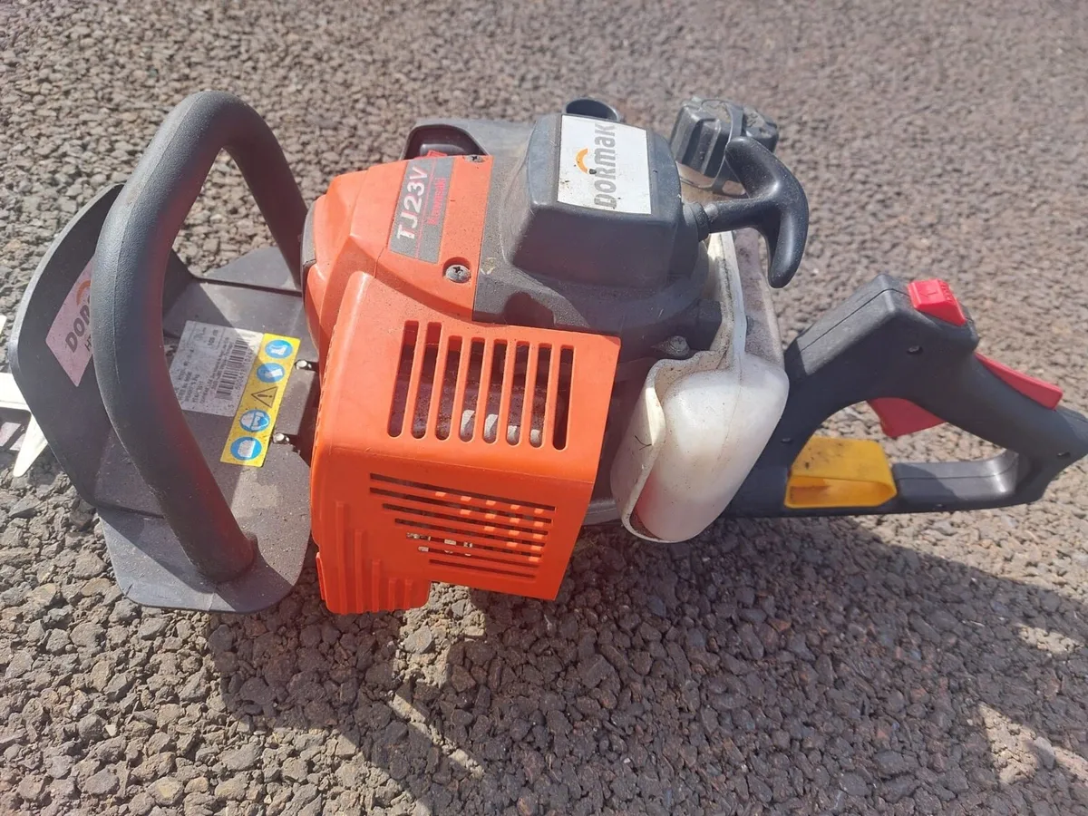 Dormak Petrol Hedge Trimmer - Image 4