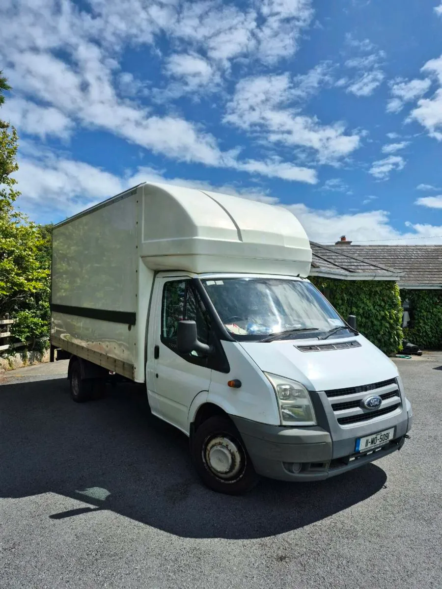 Ford Transit Luton - Image 2