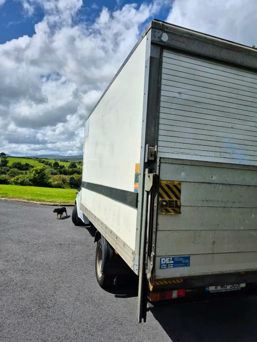 Ford Transit Luton - Image 3