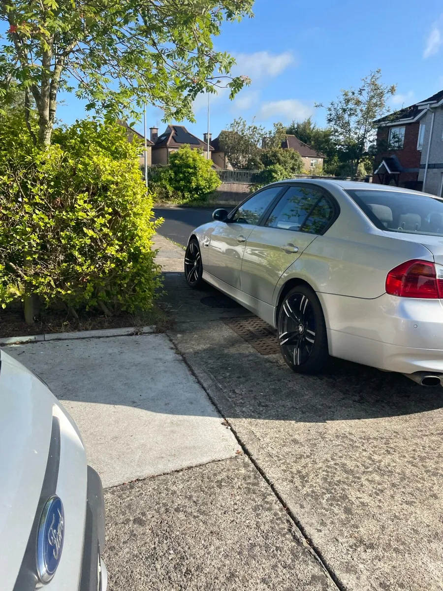 BMW 316i - Image 2