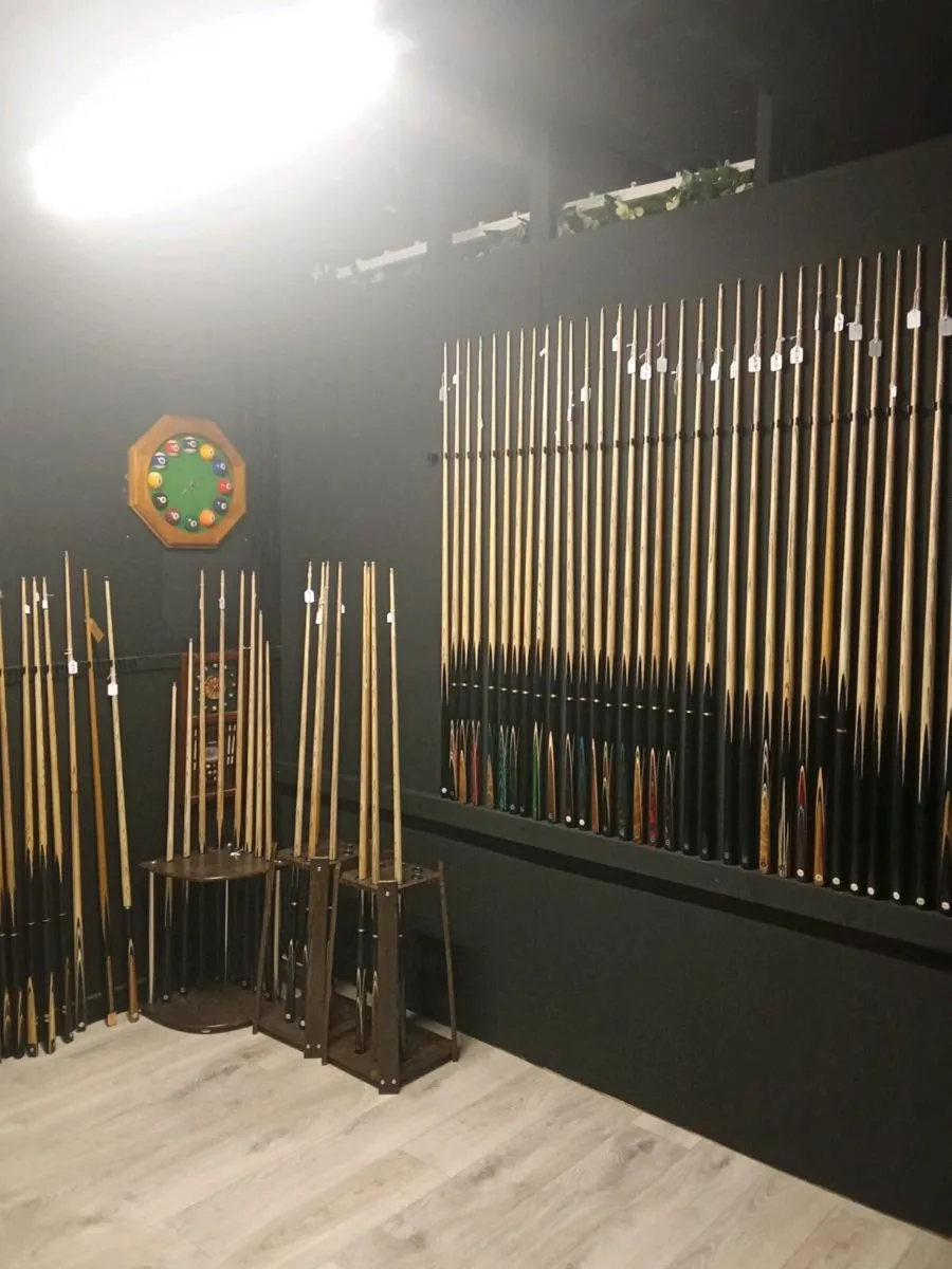 Snooker & Pool cues, cases and accessories - Image 1