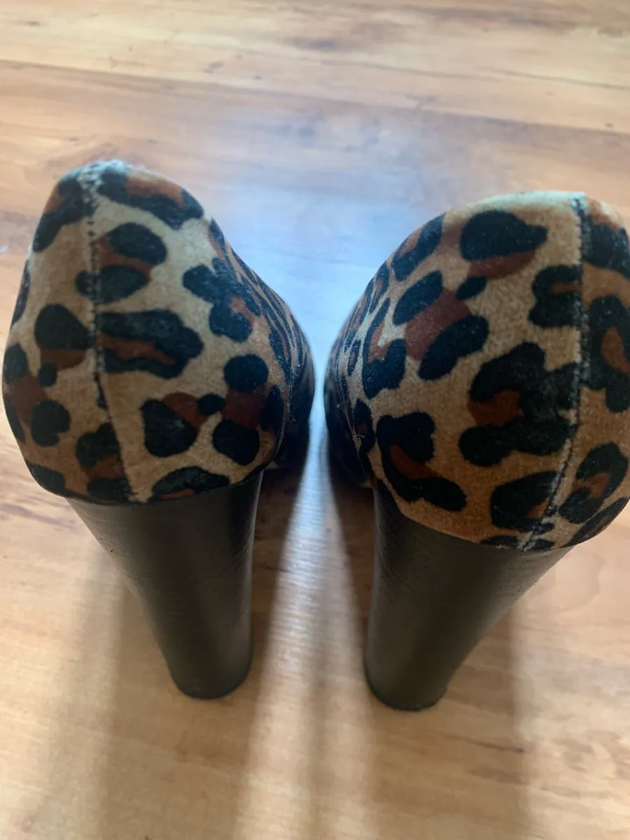 Shoes - Image 4
