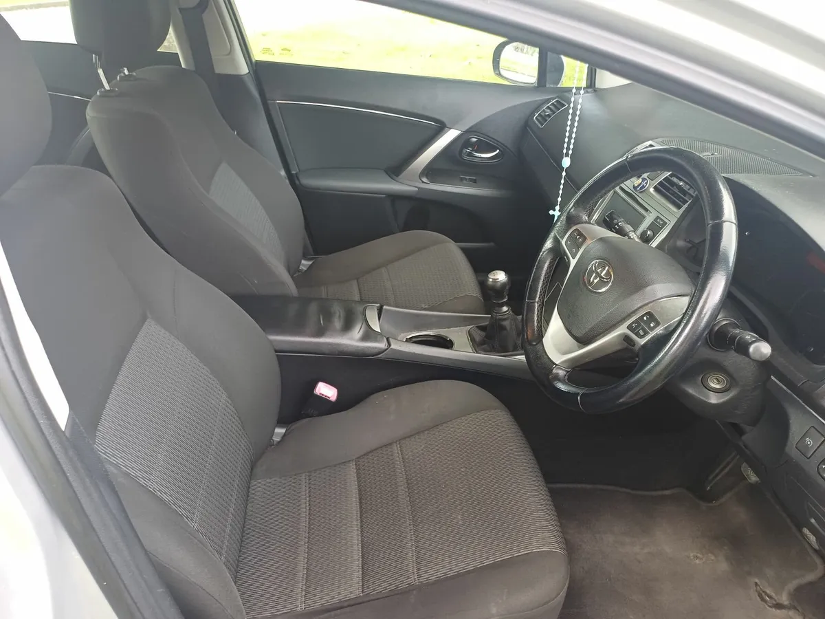 Toyota Avensis 2012 - Image 4