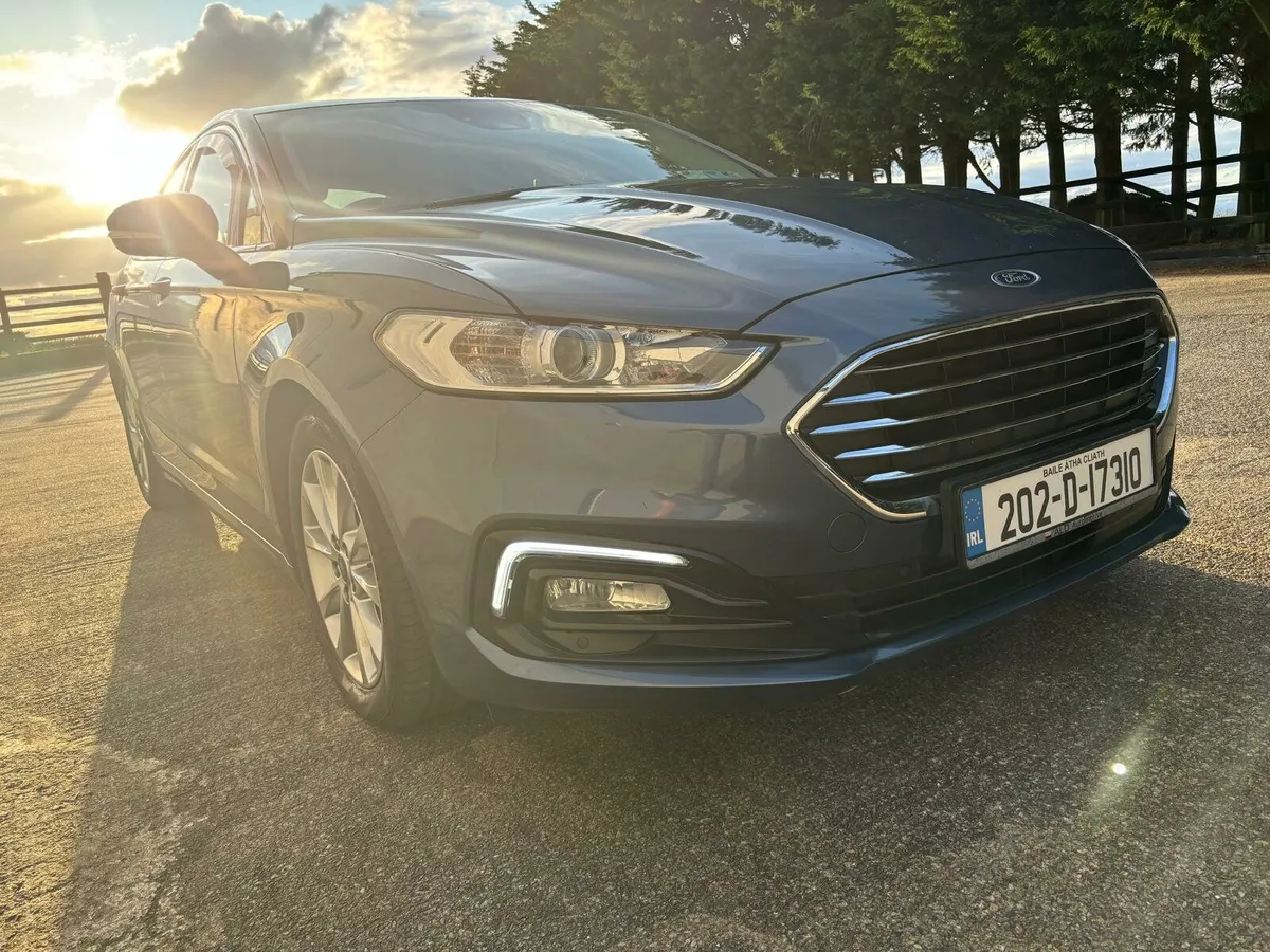Ford Mondeo 2.0d Zetec Hatchback 2020 - Image 4