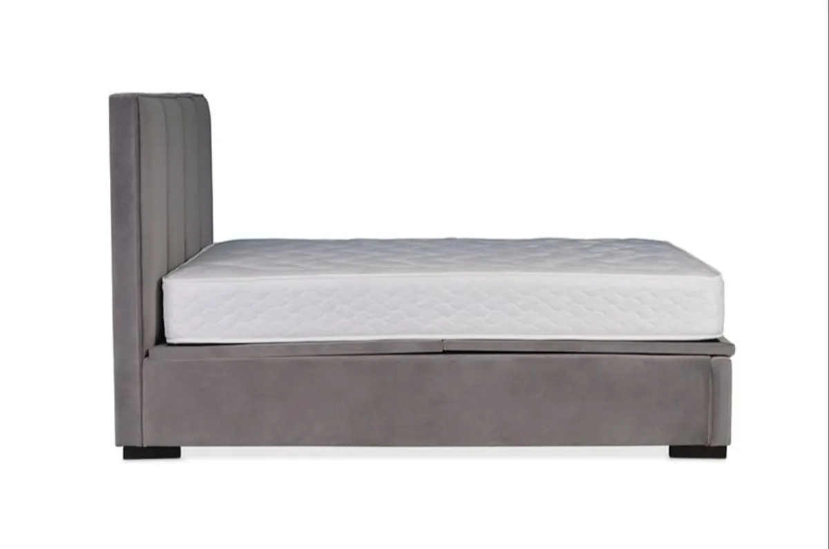 Fabric bed - Image 1