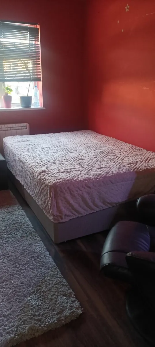 Double bed with mattress - Image 1
