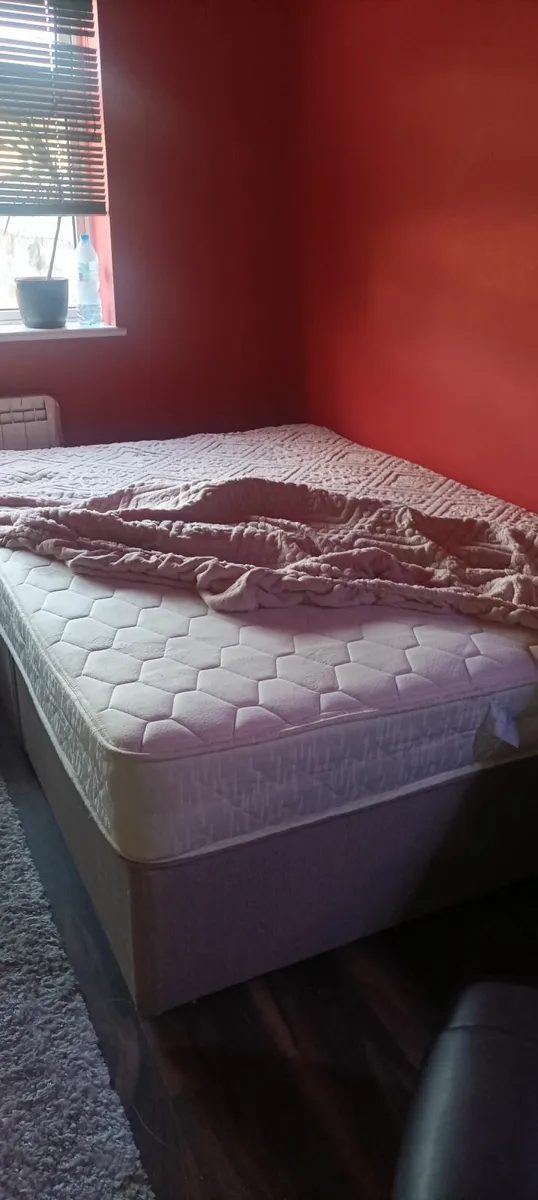 Double bed with mattress - Image 4