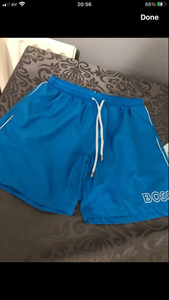 Mens Hugo Boss shorts size S €25 - Image 1