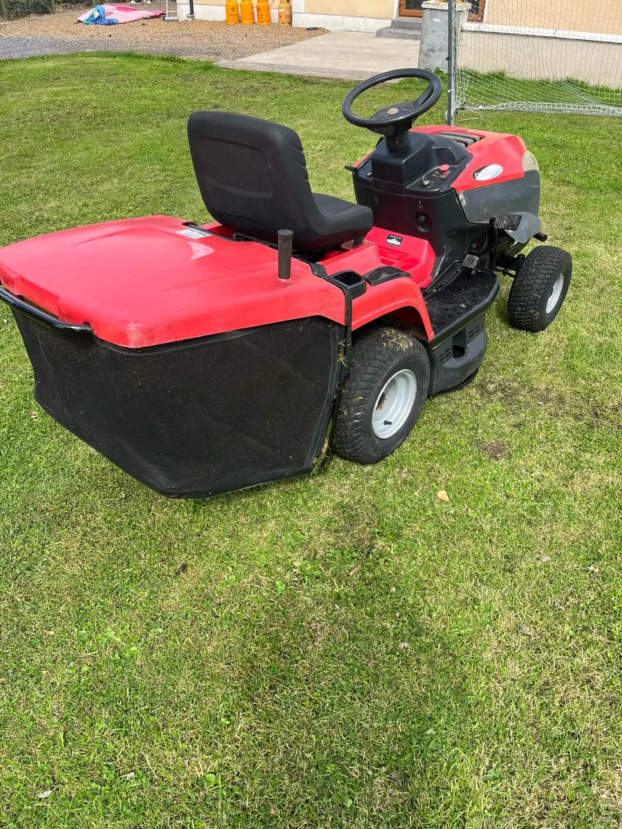 Castle Garden XDC 140 ride on lawnmower - Image 3