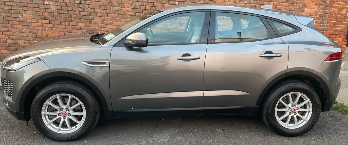 Jaguar E pace - Image 3