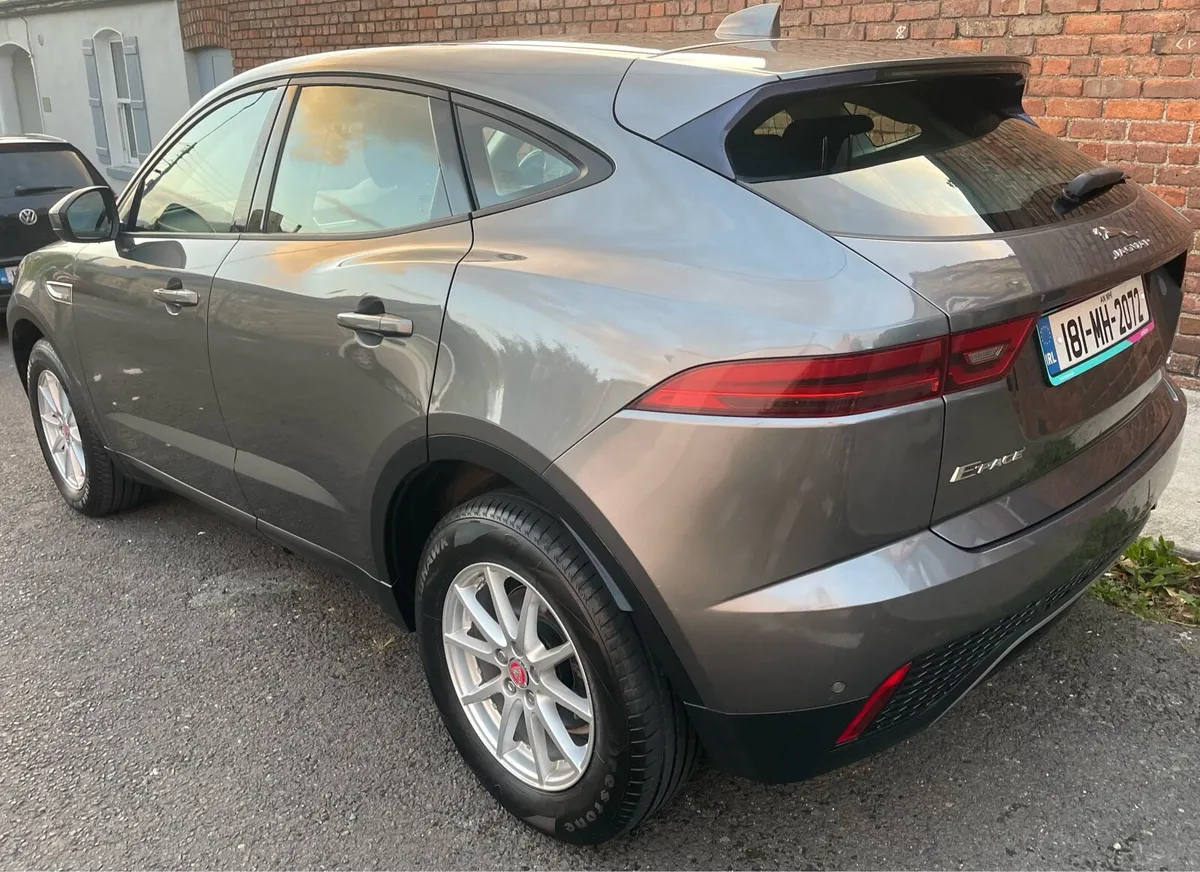Jaguar E pace - Image 4
