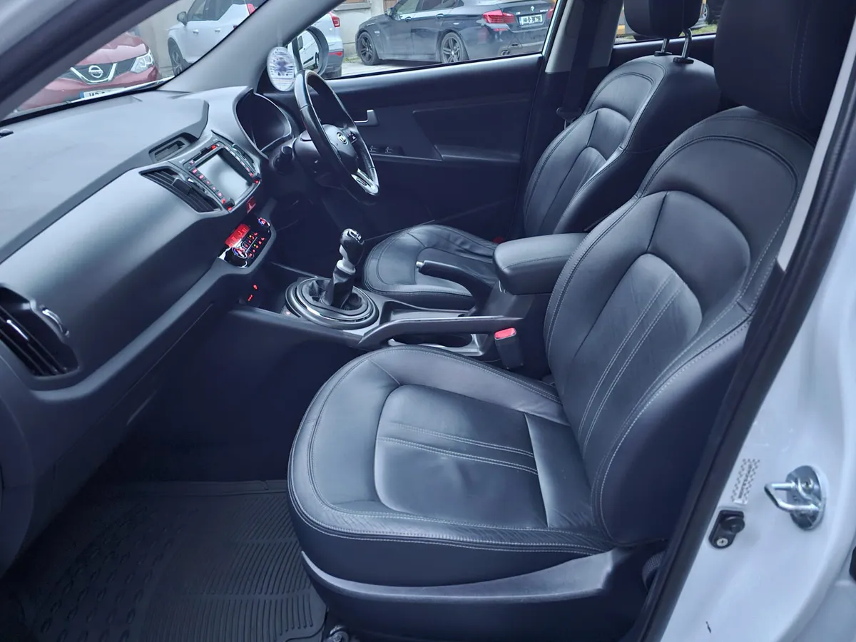Kia Sportage 2011 diesel nctd €3990 no offers - Image 3