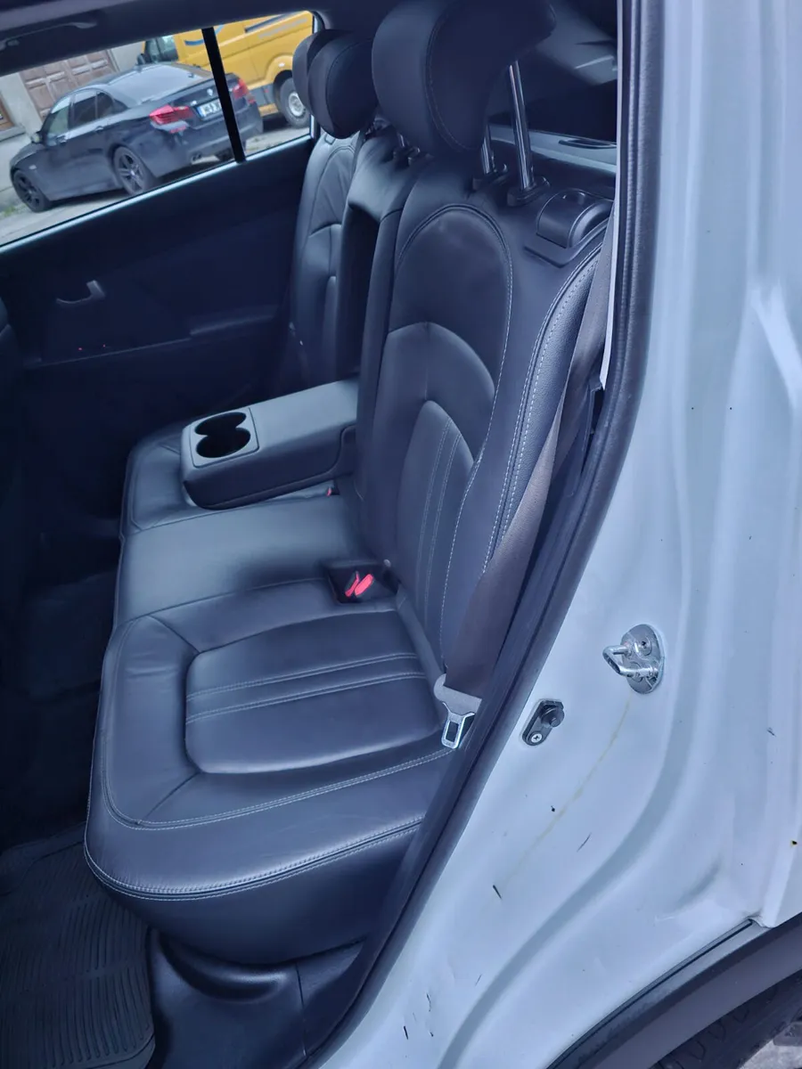 Kia Sportage 2011 diesel nctd €3990 no offers - Image 4
