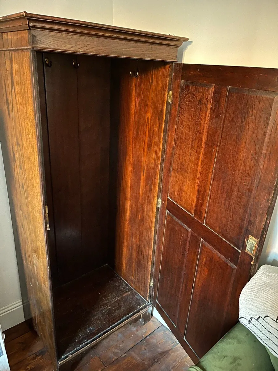 Vintage wardrobe - Image 2