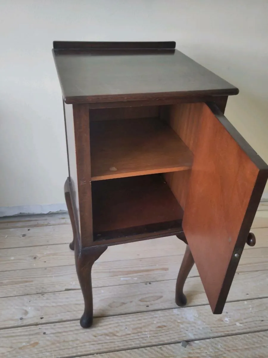 Mahogany bedside locker - Image 2