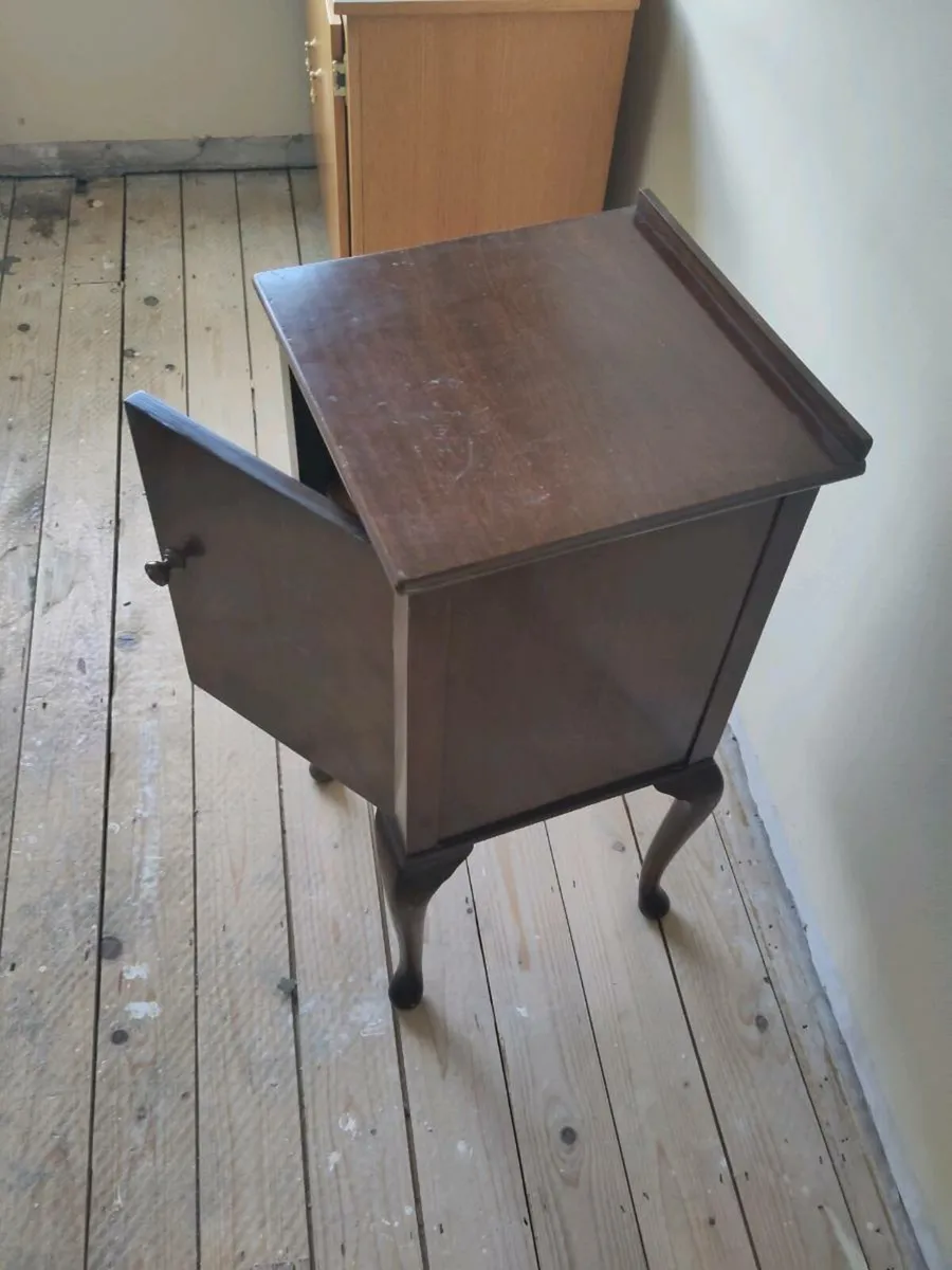 Mahogany bedside locker - Image 3