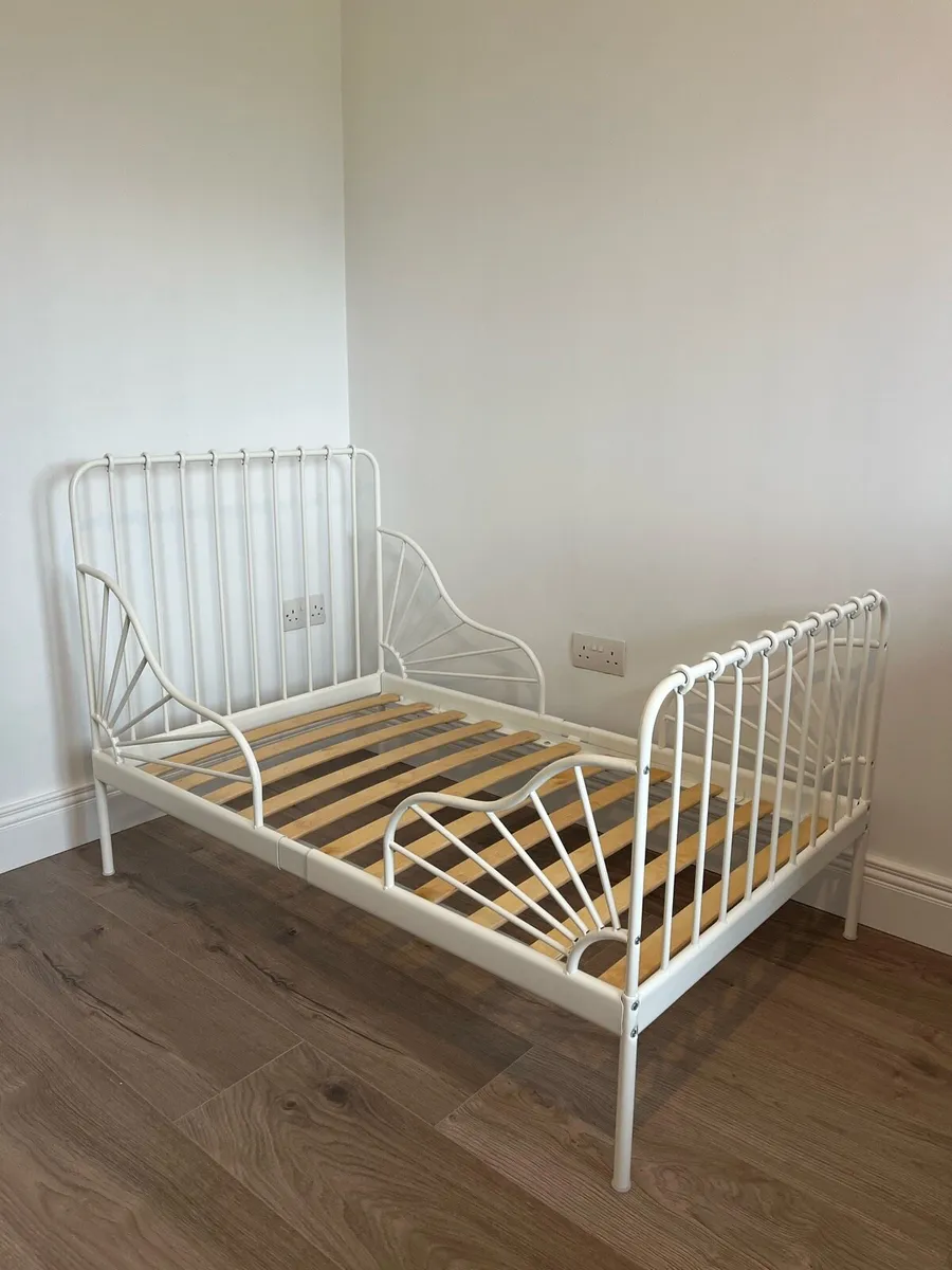 Kids extendable bed - Image 1