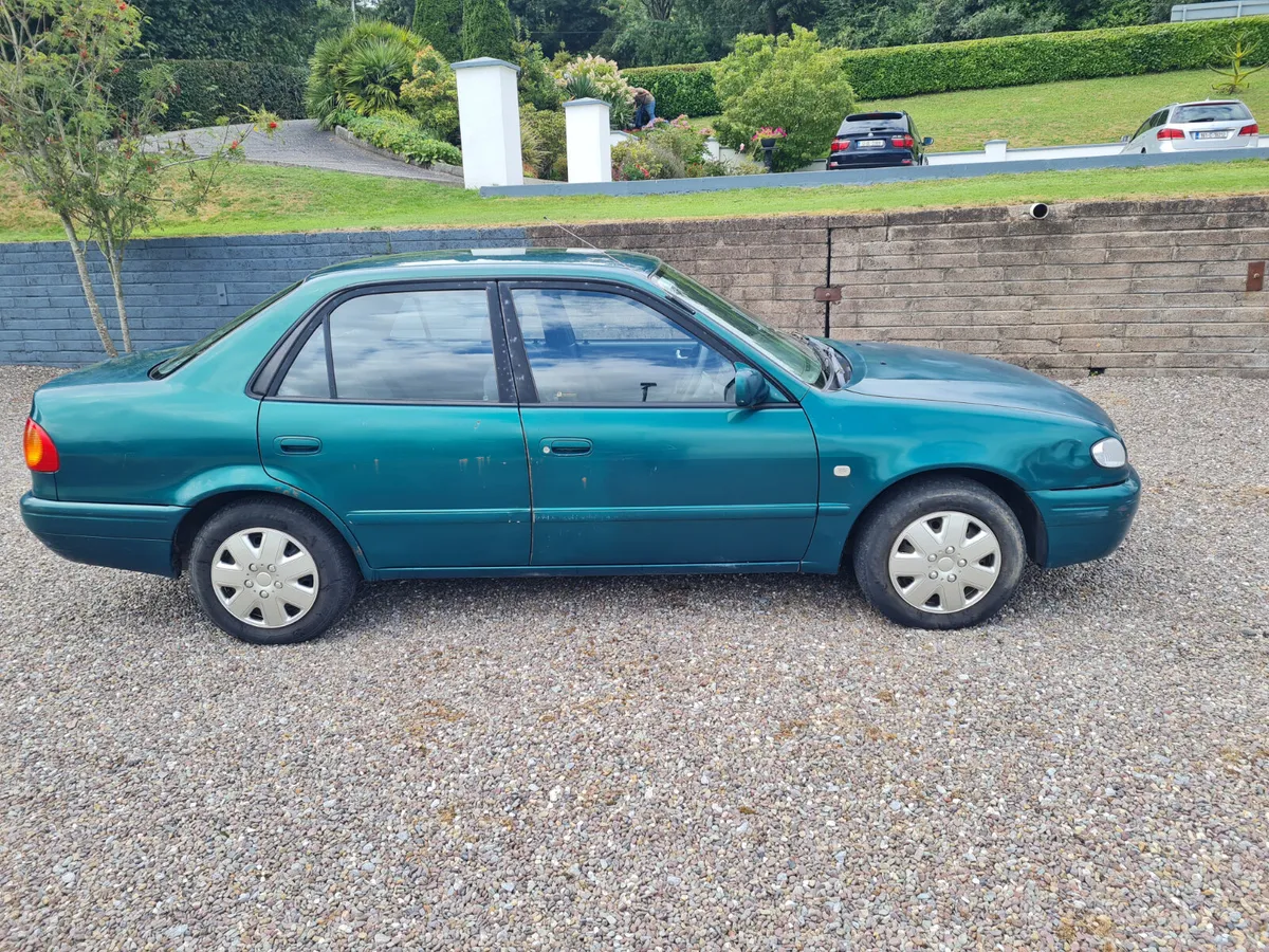 Toyota Corolla 00 - Image 1