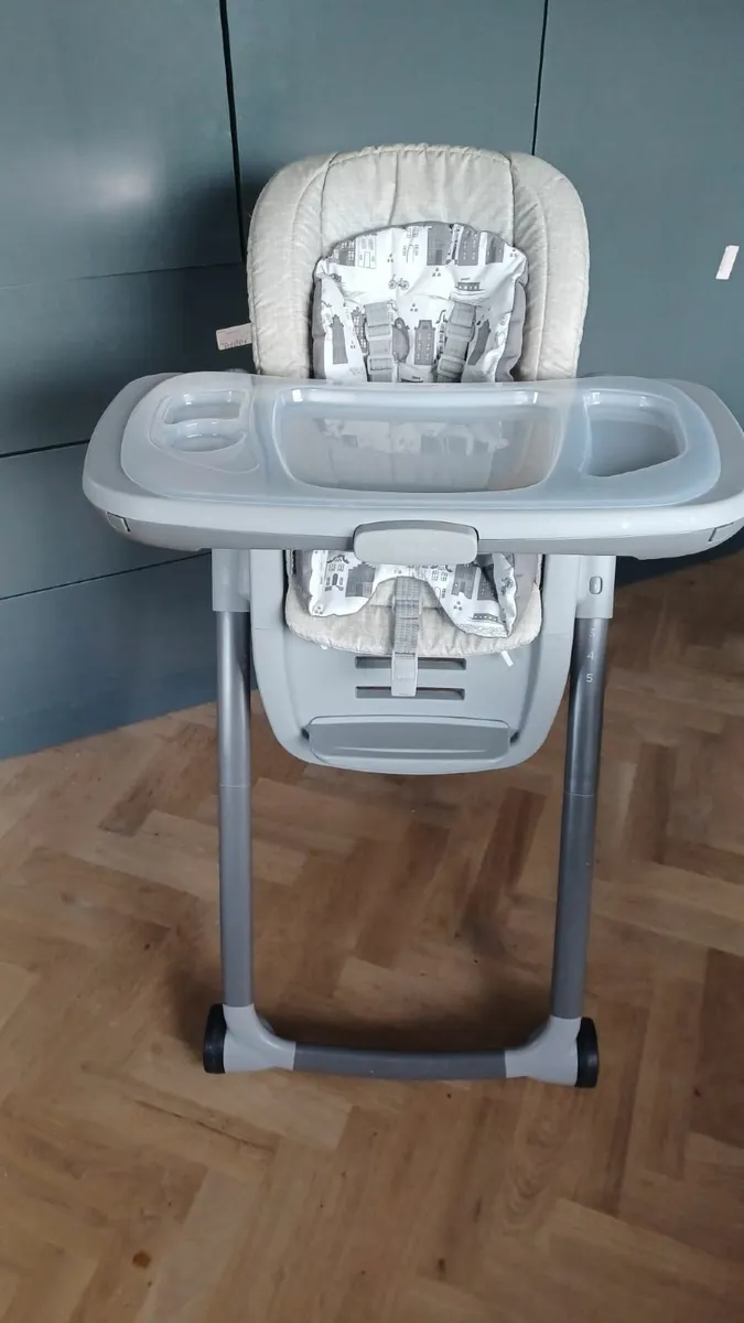 Joie 6 in 1 highchair - Image 1